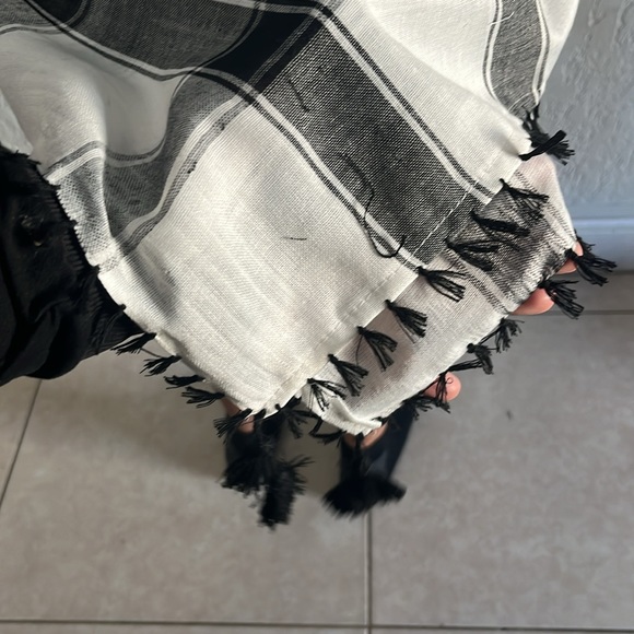 Palestinian Kuffivehs available now with black and white tassel - Picture 4 of 10